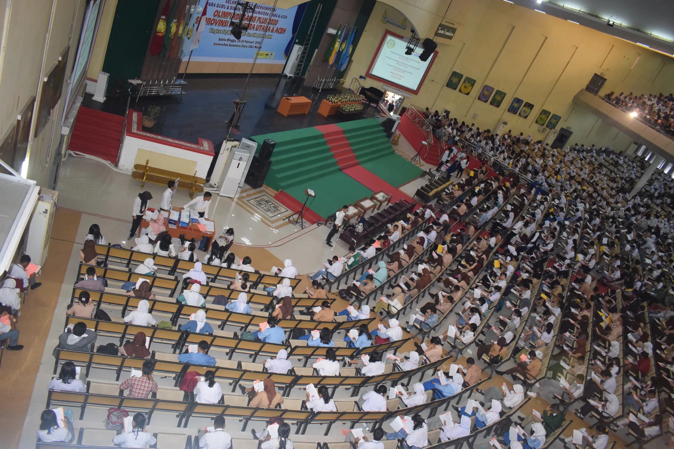 Suasana kegiatan Olimpiade Sains Plus